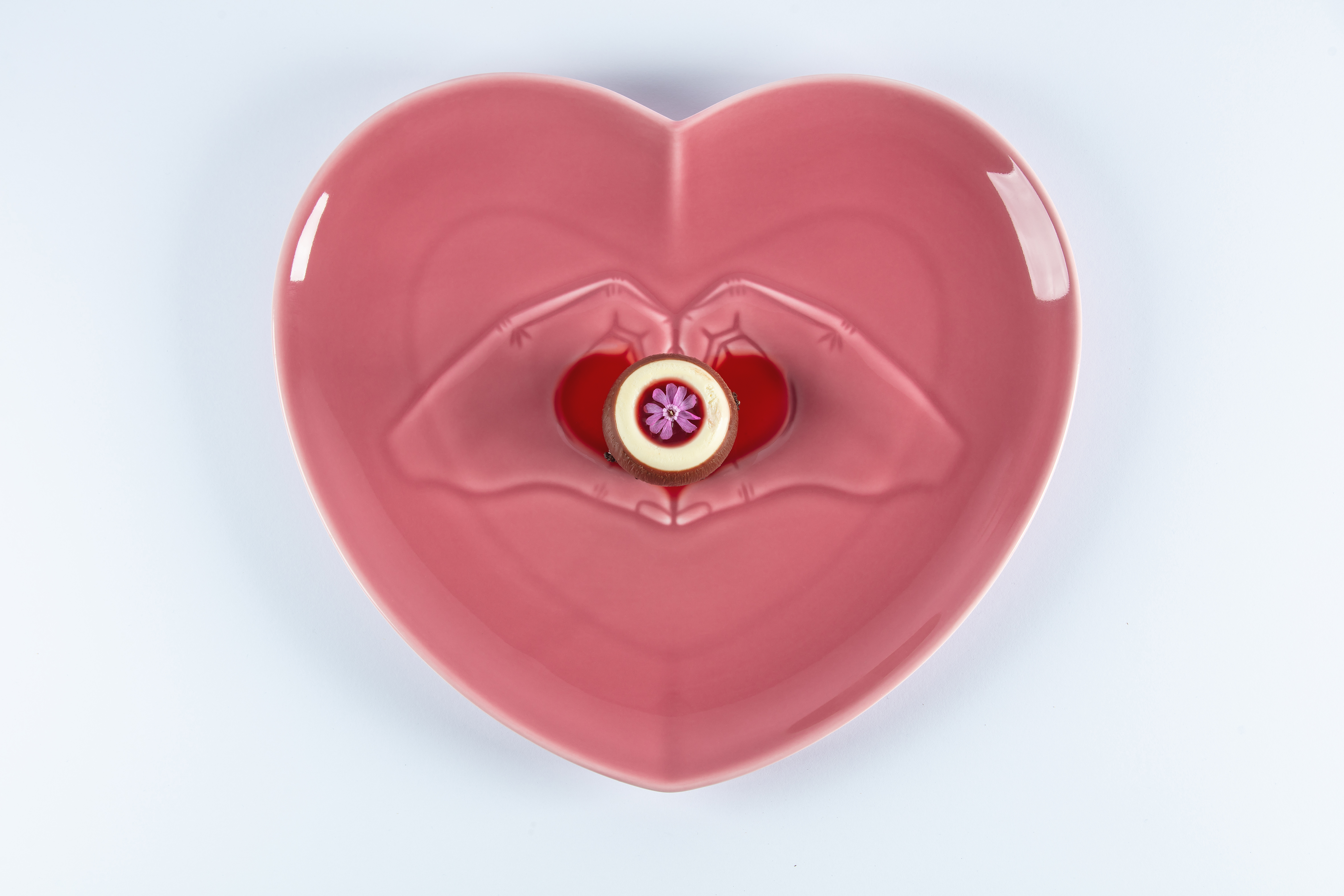 Teller flach mit Relief-Dekor 28,3x25x2,3cm CLICHÉ white